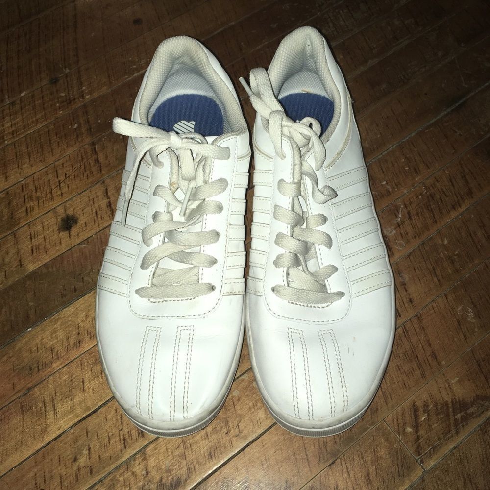 K-Swiss classic white low top sneaker/tennis shoes